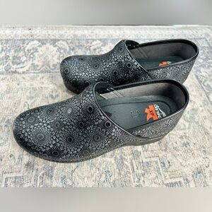 Dansko Pro XP Women's Black Medallion Embossed Patent Leather Slip Resistant